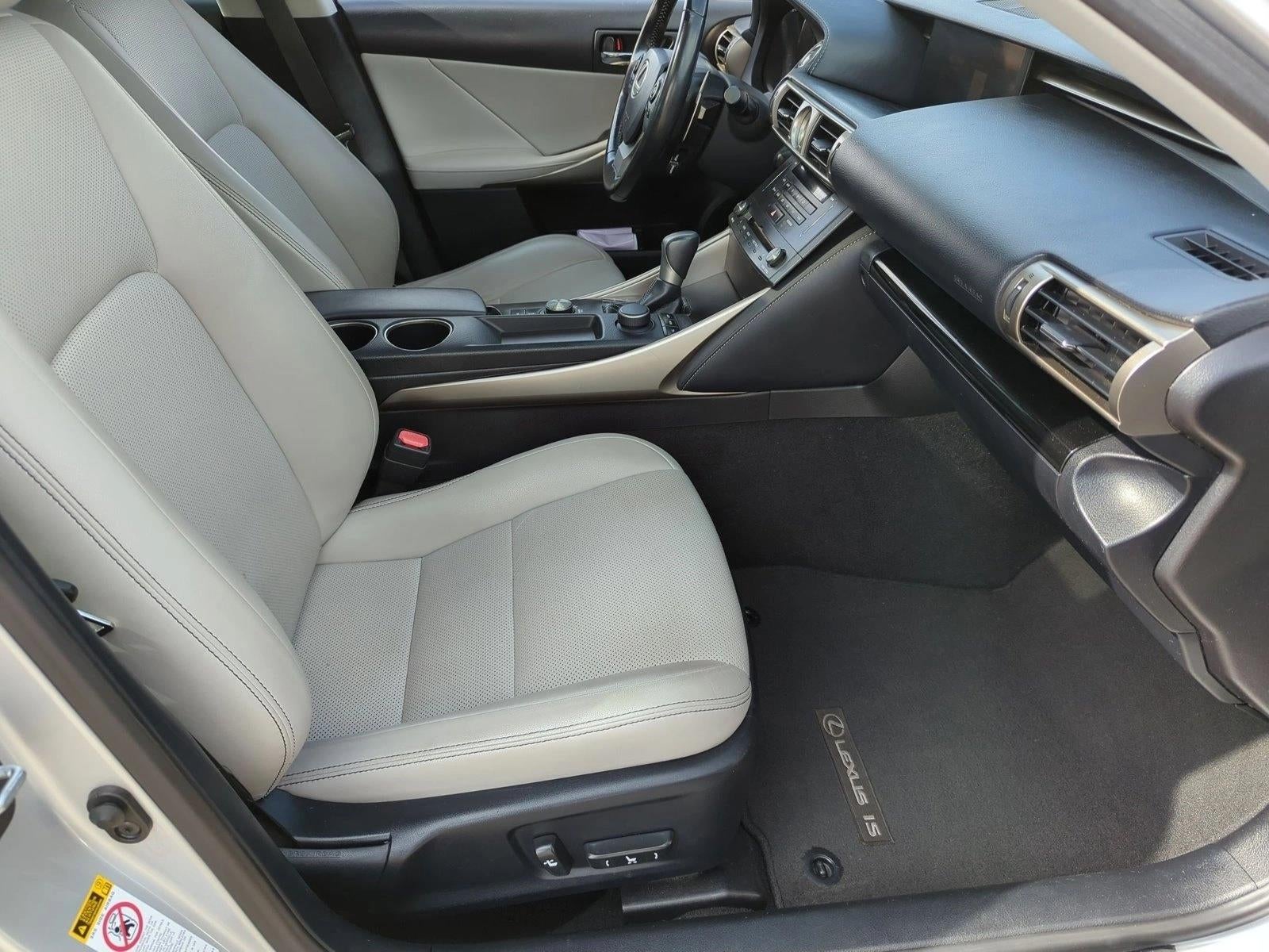 2016 Lexus IS 200t 