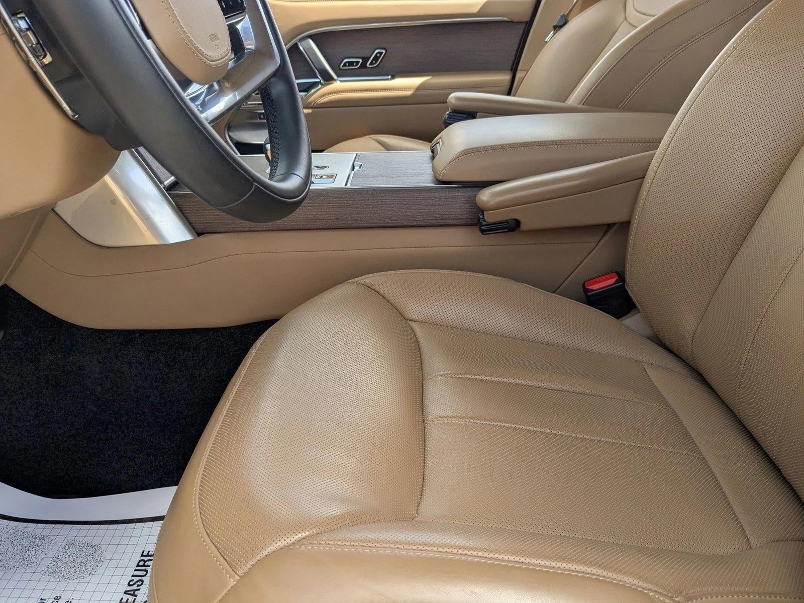 2025 Land Rover Range Rover SE