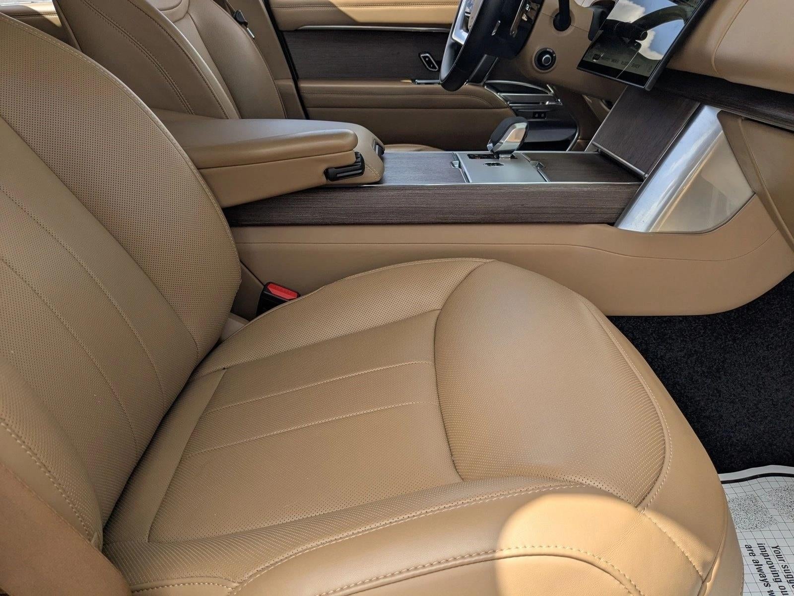 2025 Land Rover Range Rover SE