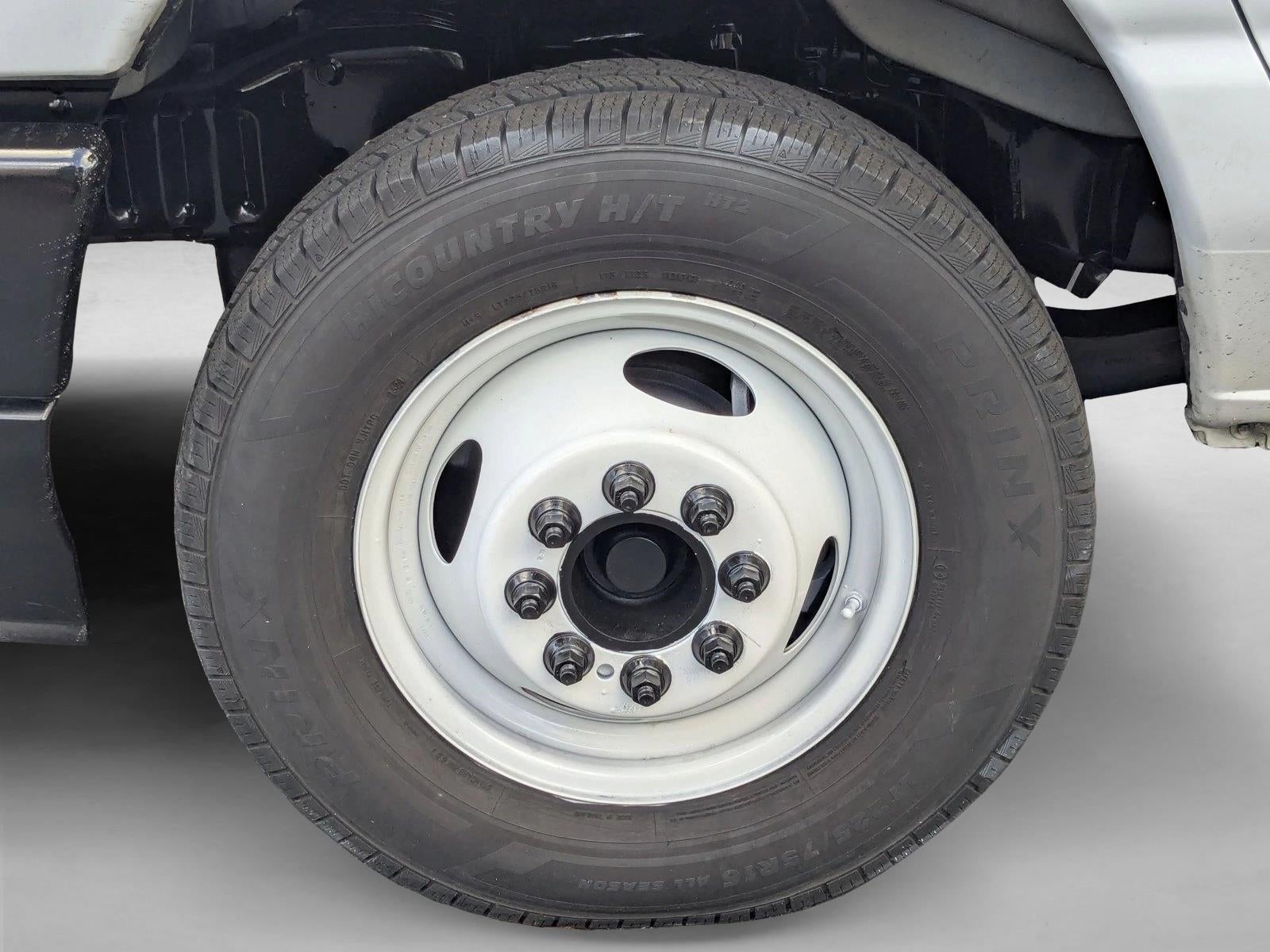 2024 Ford E-Series Cutaway Base