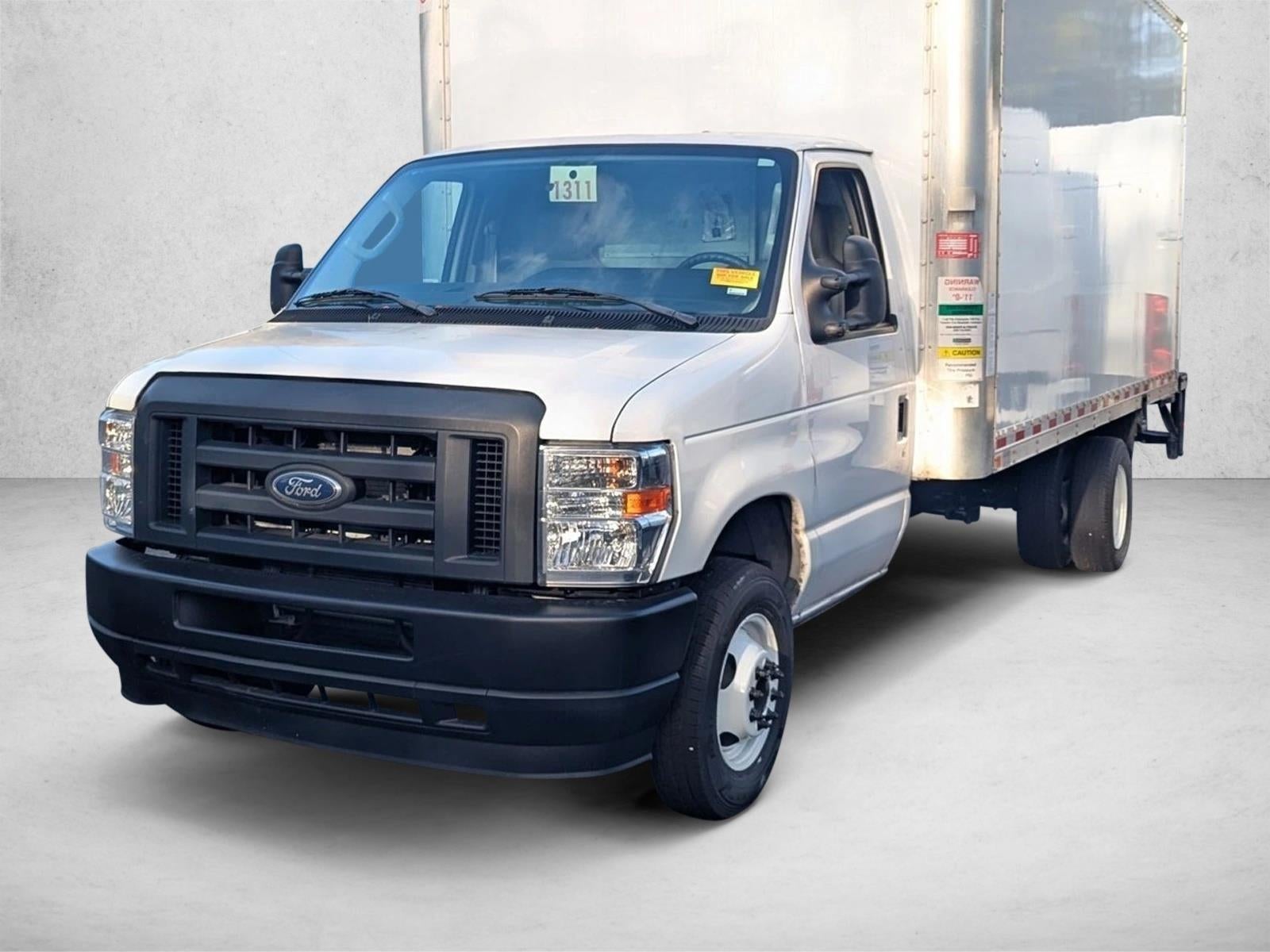 2022 Ford E-Series Cutaway Base