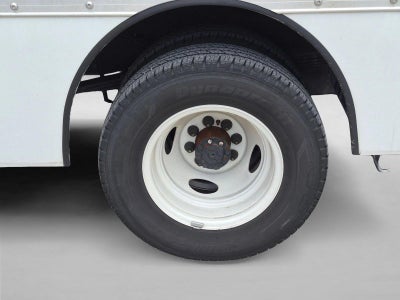 2024 Ford E-Series Cutaway Base
