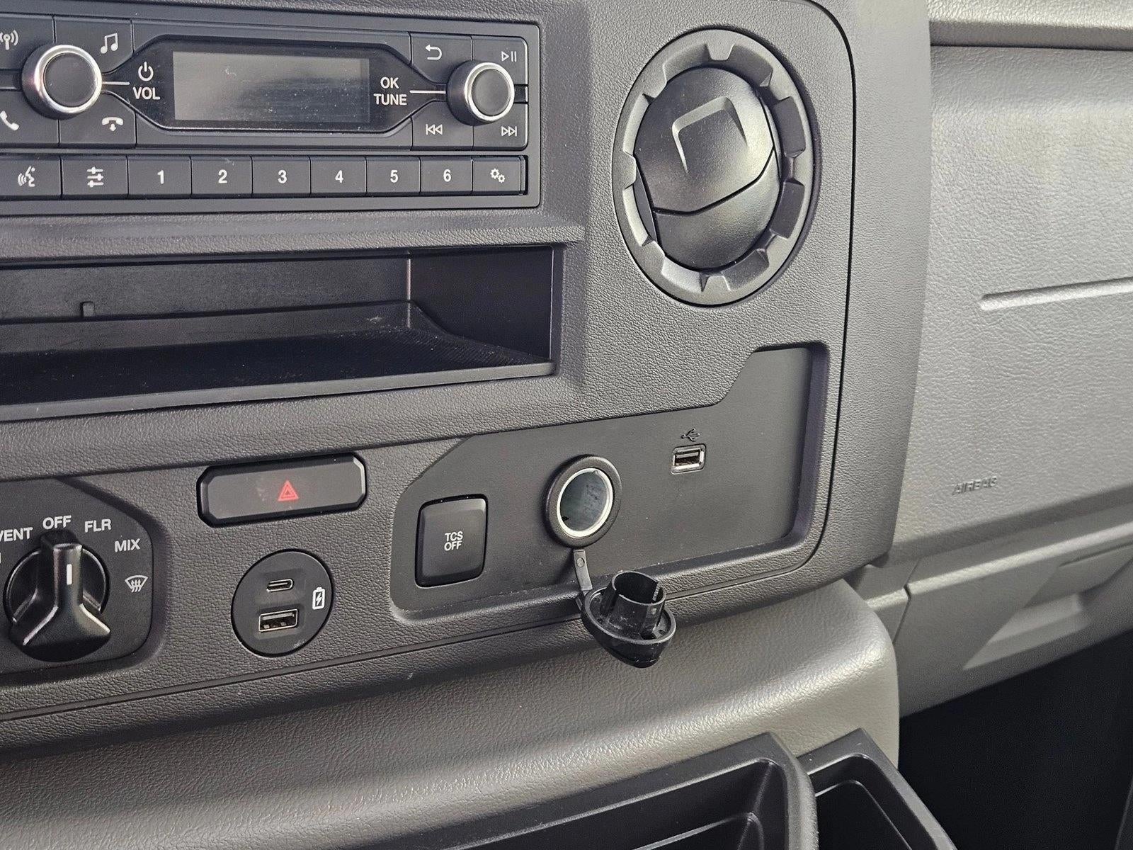 2024 Ford E-Series Cutaway Base