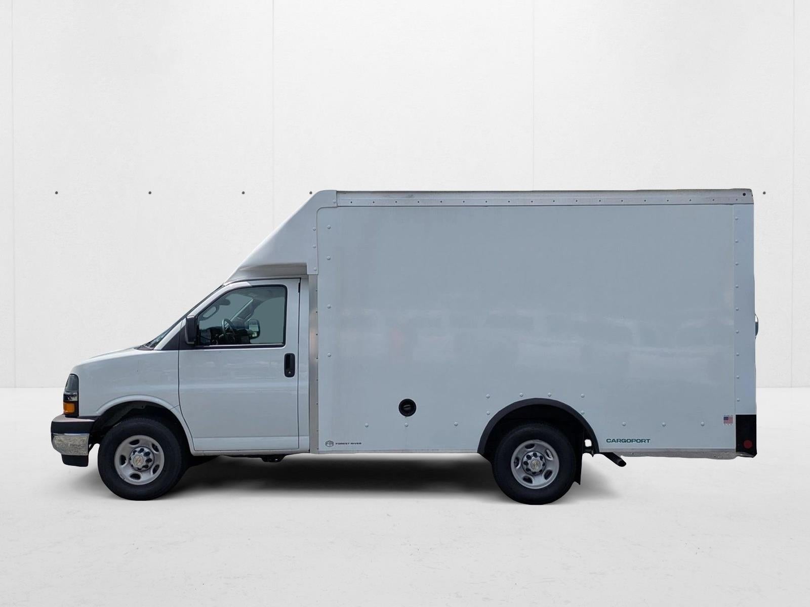 2025 Chevrolet Express Cutaway 3500 Base