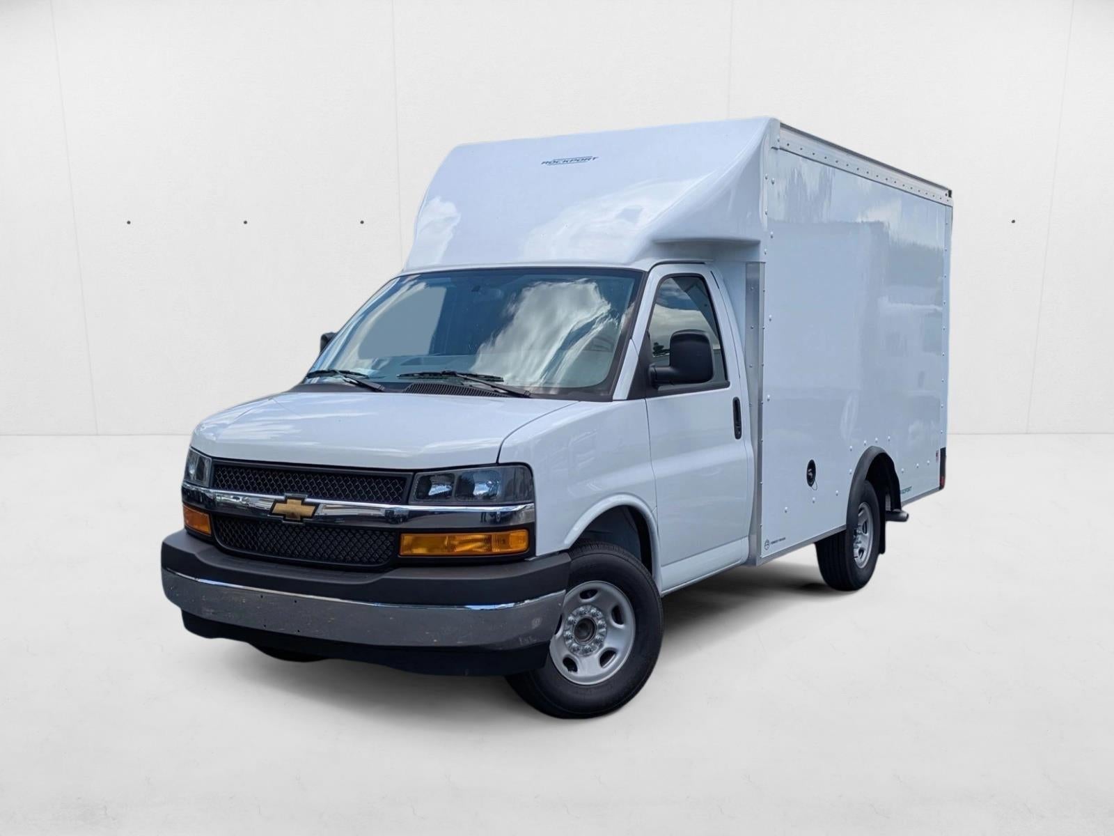 2025 Chevrolet Express Cutaway 3500 Base
