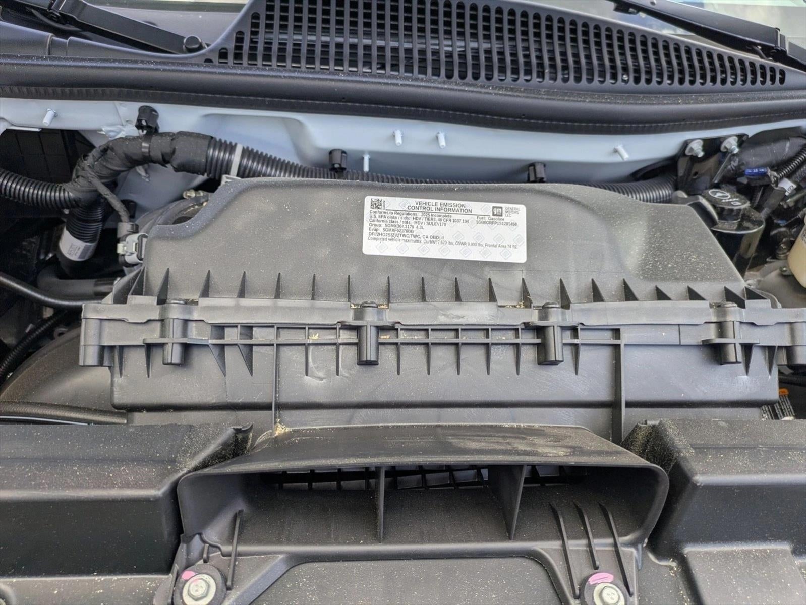 2025 Chevrolet Express Cutaway 3500 Base