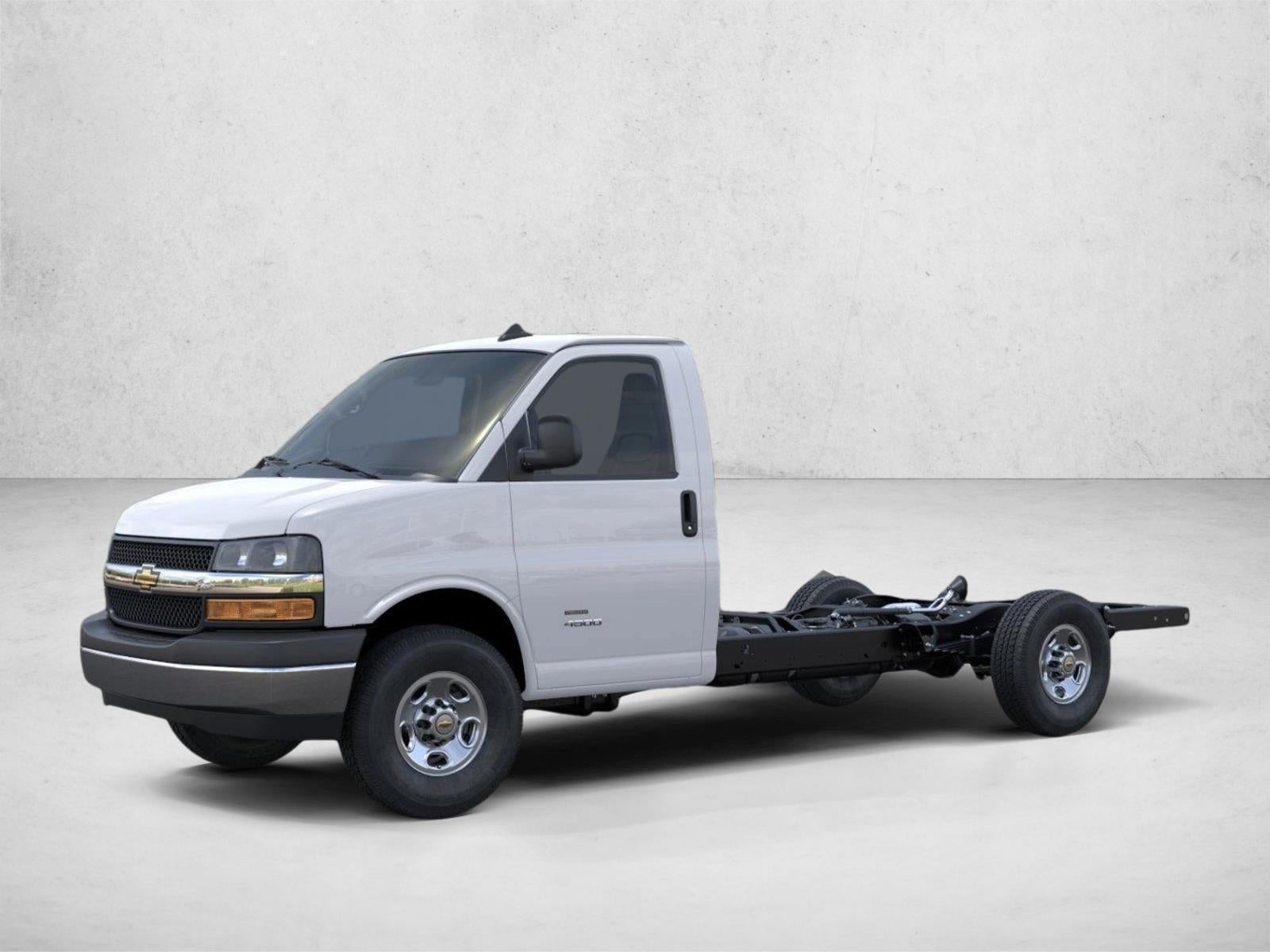 2025 Chevrolet Express Cutaway 3500 Base