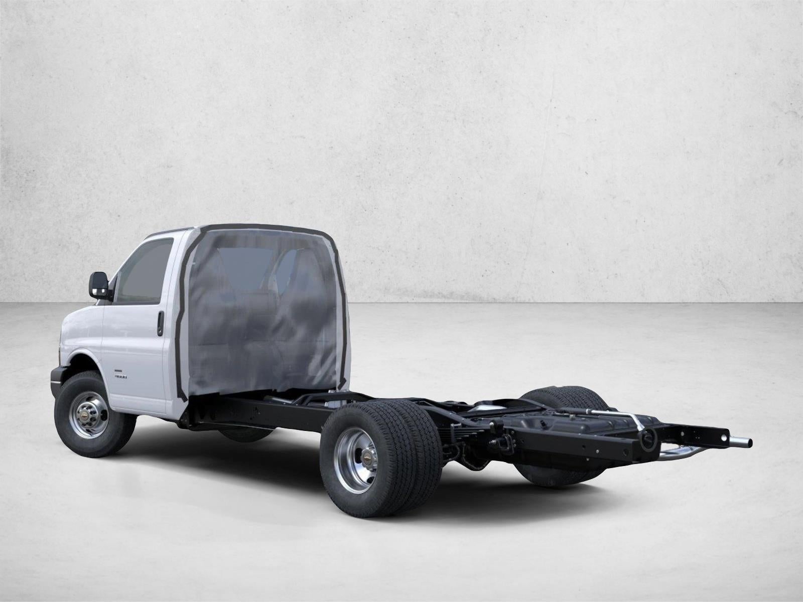 2025 Chevrolet Express Cutaway 3500 Base
