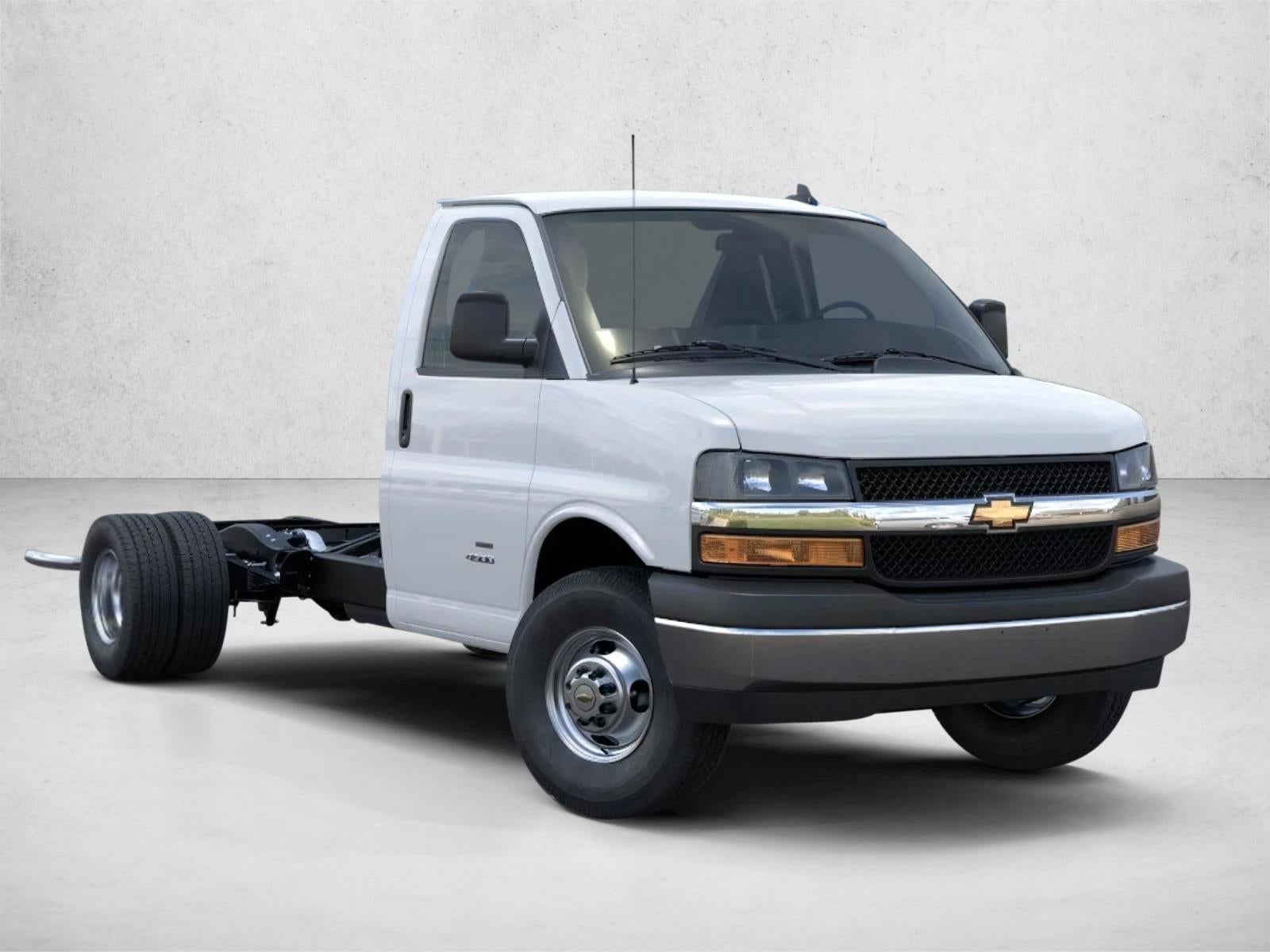 2026 Chevrolet Express Cutaway 3500 Base