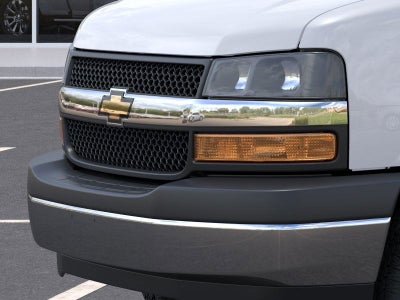 2025 Chevrolet Express Cutaway 3500 Base