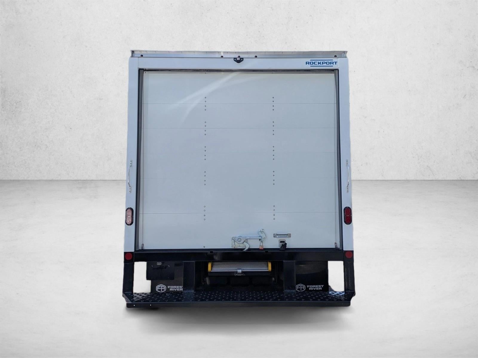 2025 Chevrolet Express Cutaway 3500 Base