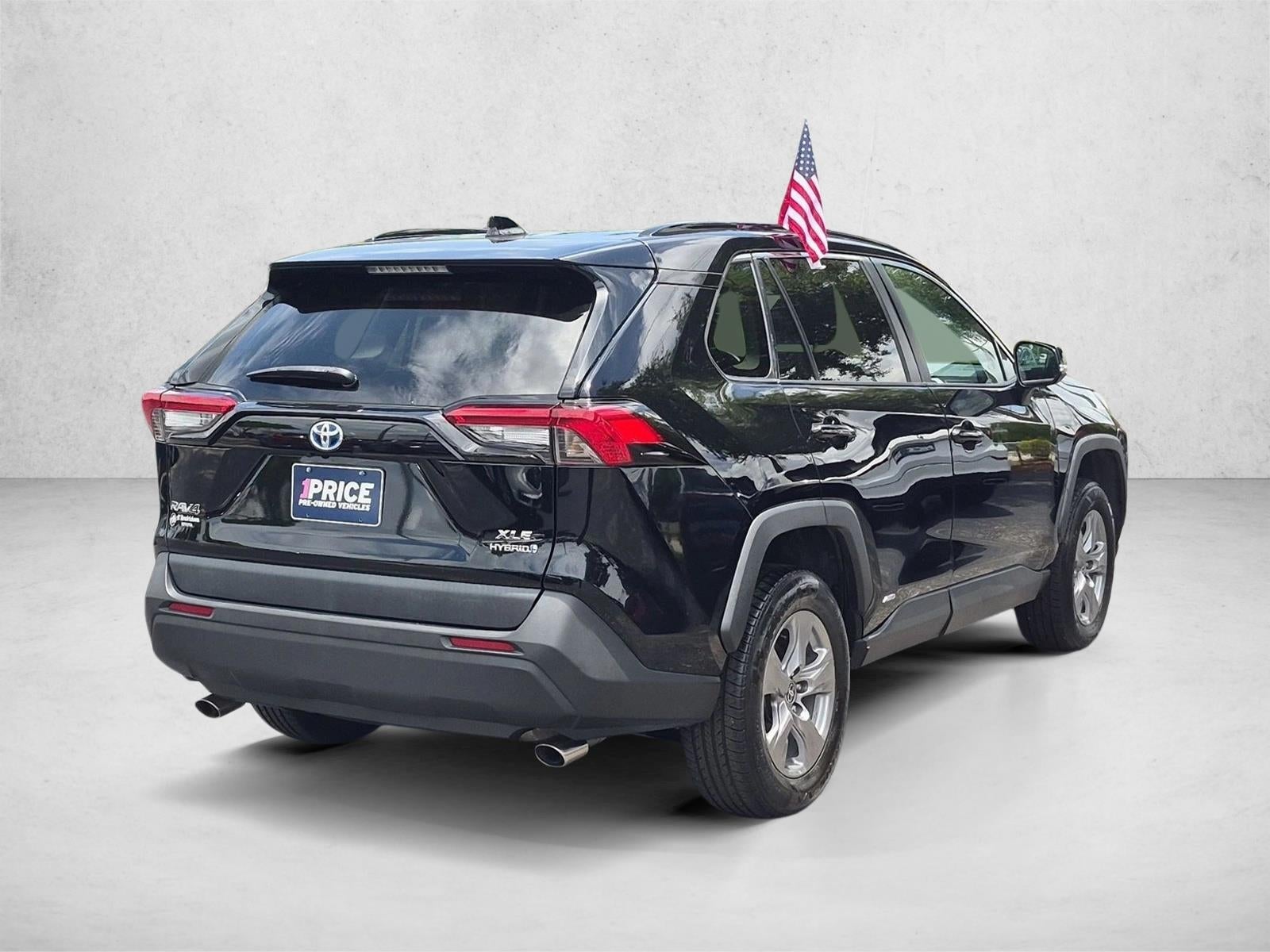 2022 Toyota RAV4 Hybrid XLE
