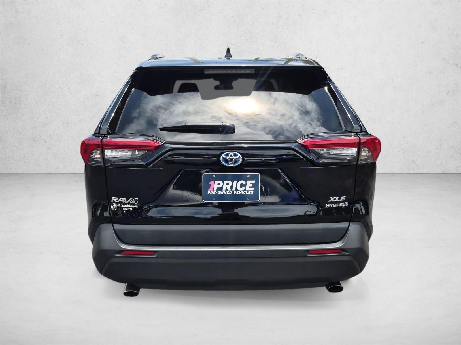 2022 Toyota RAV4 Hybrid XLE