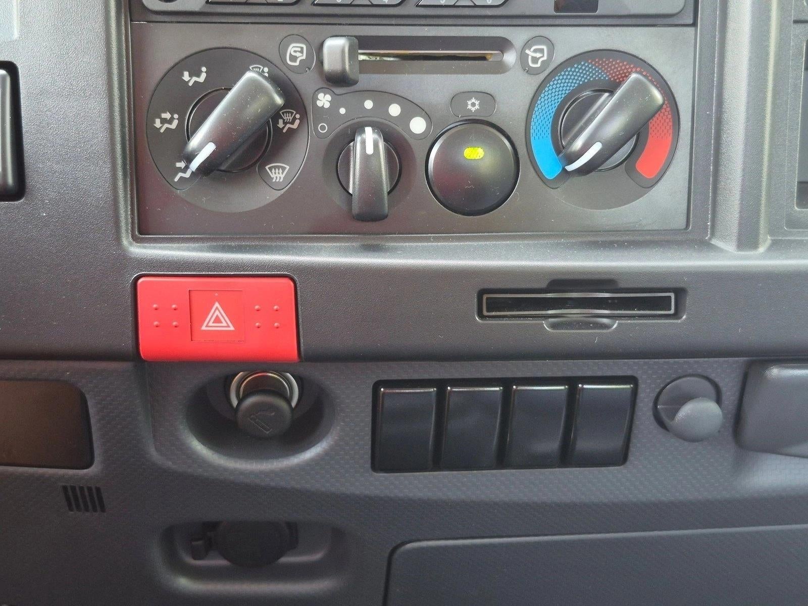 2025 Chevrolet Low Cab Forward 3500 HG NA