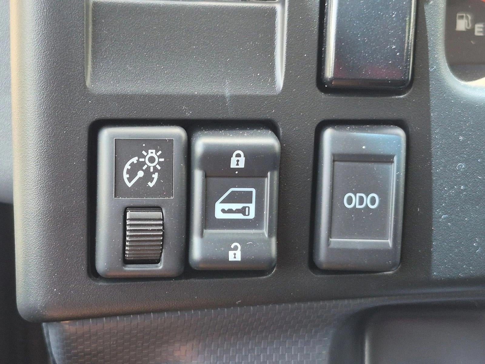 2025 Chevrolet Low Cab Forward 3500 HG NA