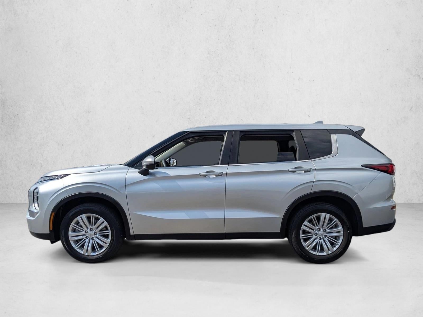 2024 Mitsubishi Outlander ES