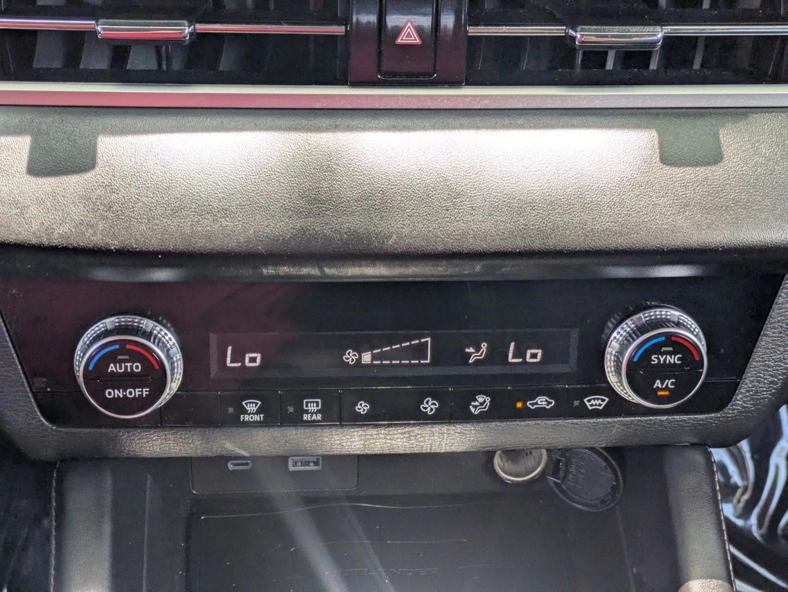 2024 Mitsubishi Outlander ES