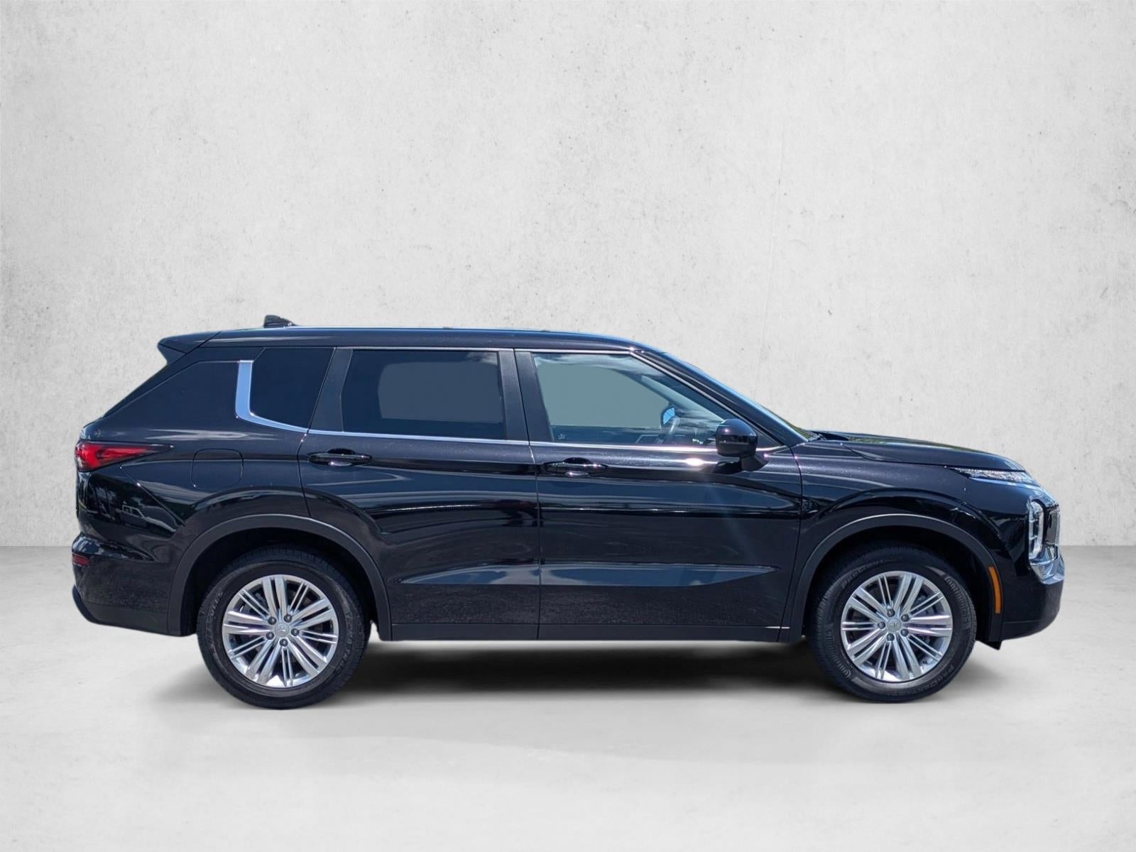 2024 Mitsubishi Outlander ES
