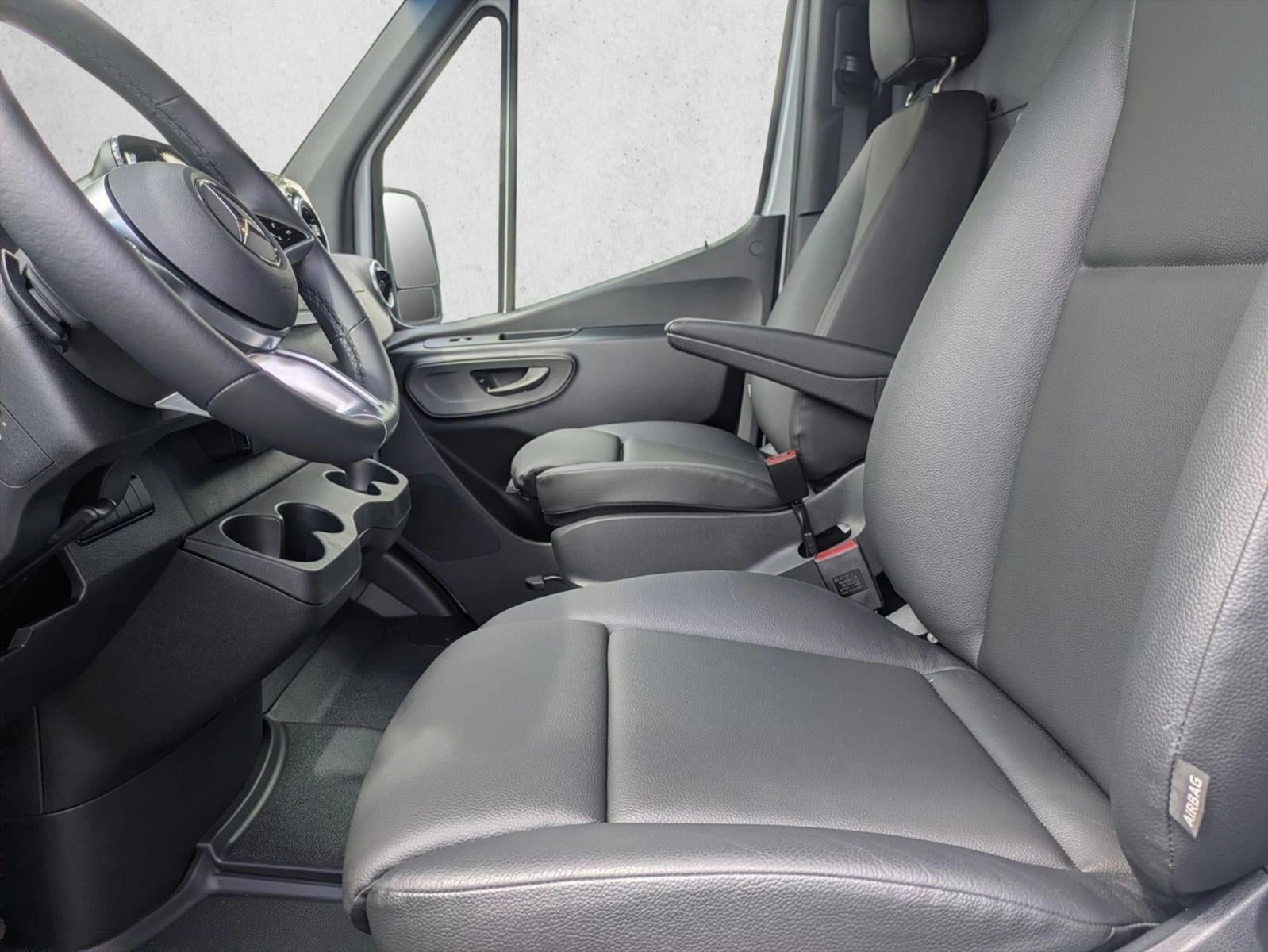 2024 Mercedes-Benz eSprinter Cargo Van Base