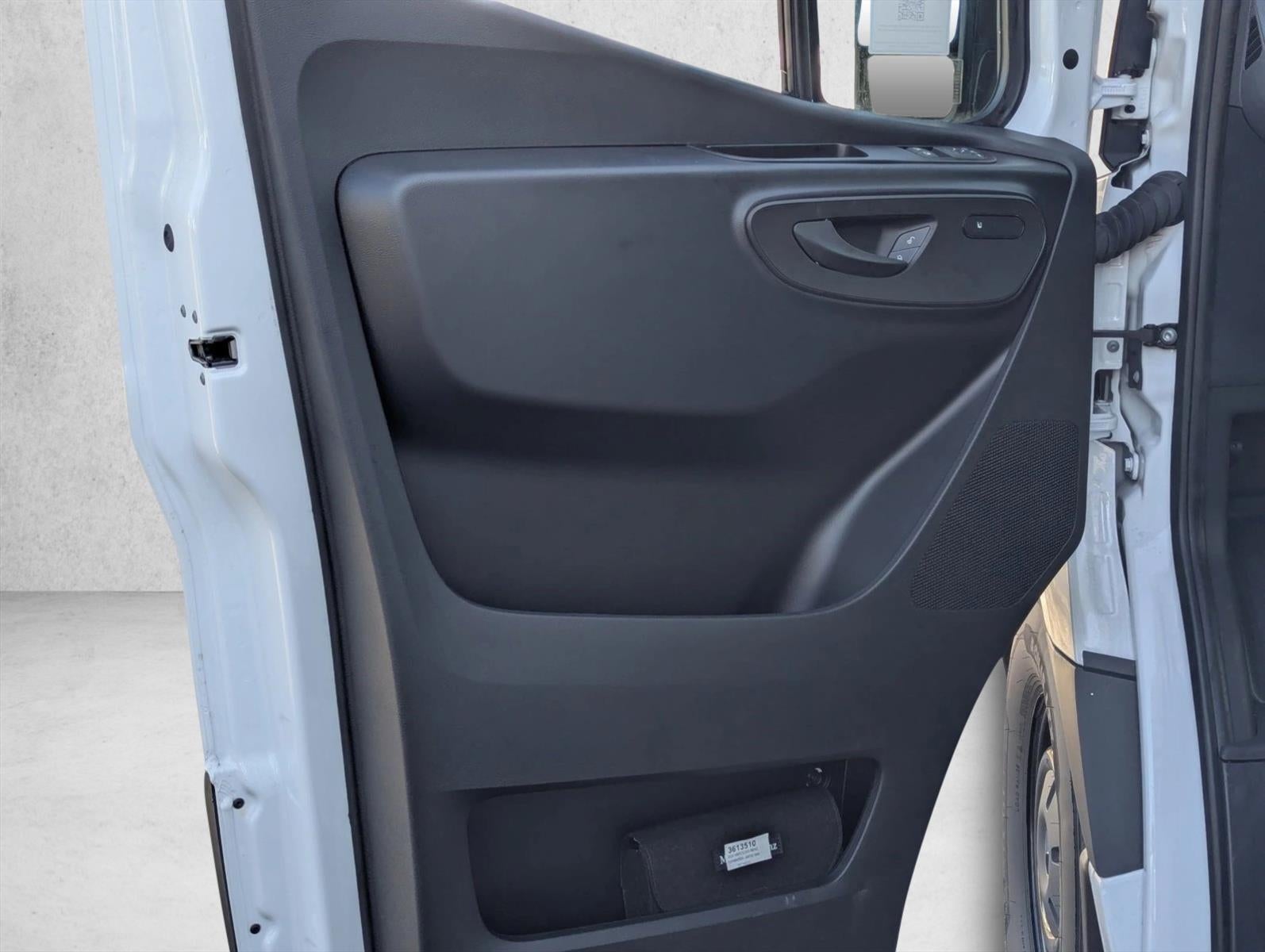 2024 Mercedes-Benz eSprinter Cargo Van Base