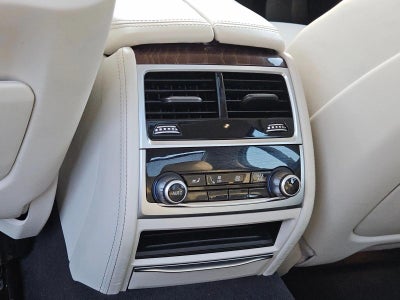2022 BMW 740 i