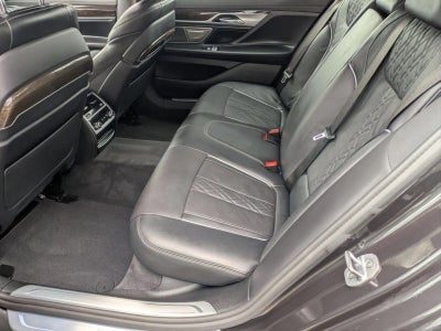 2021 BMW 740i 740i