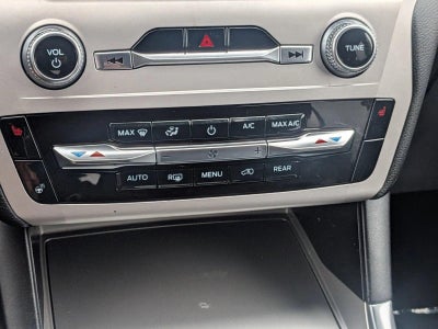 2023 Ford Explorer XLT 4WD