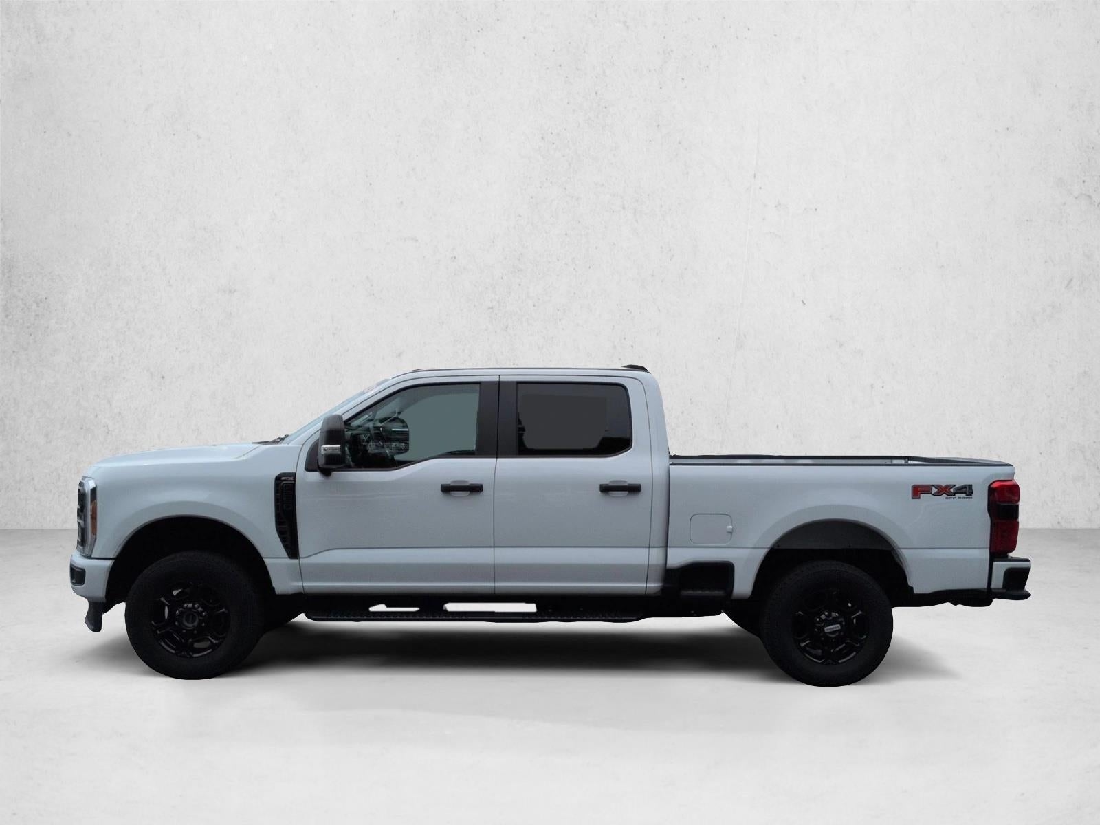 2023 Ford Super Duty F-250 SRW XL 4WD Crew Cab 6.75' Box