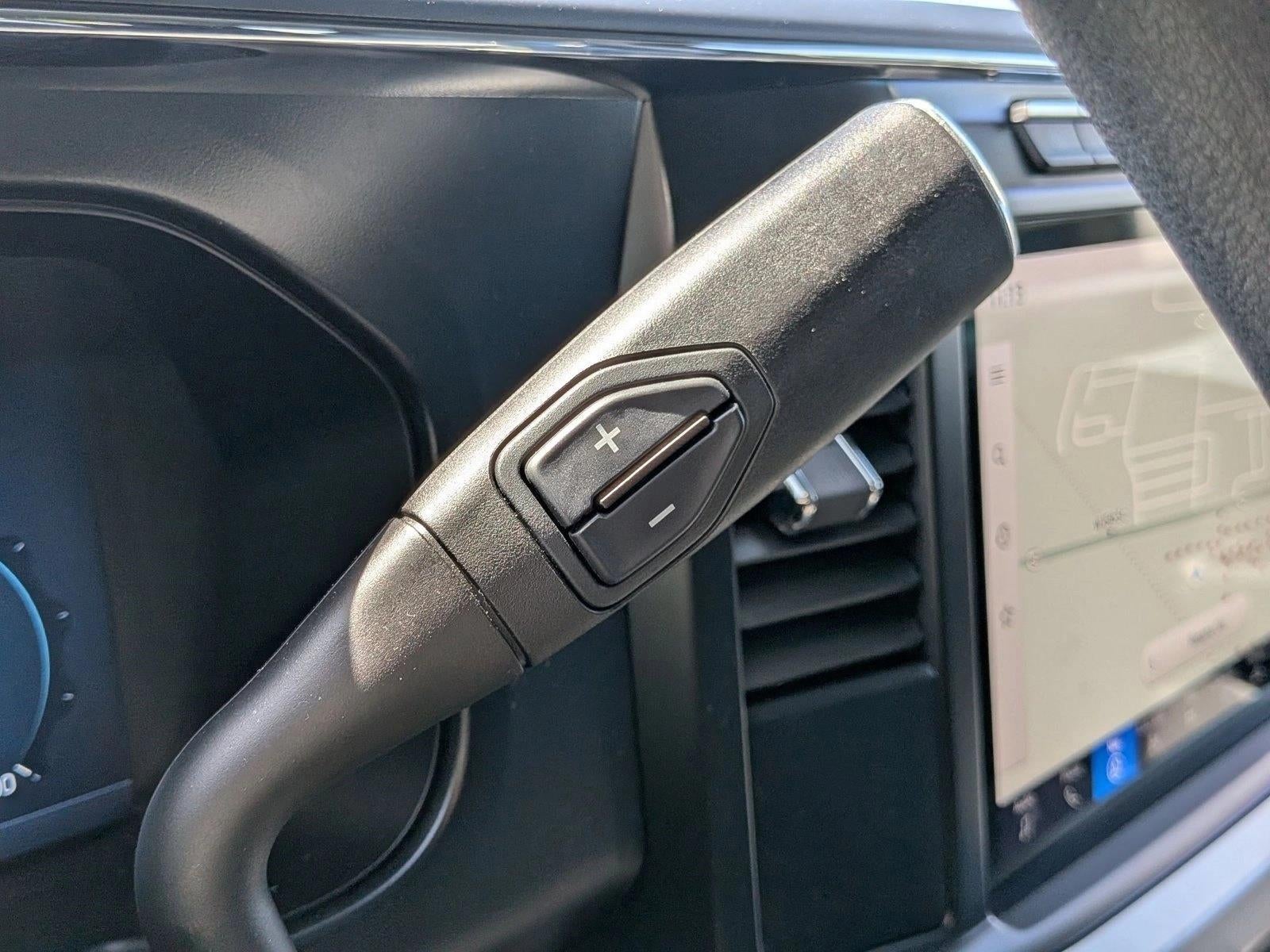 2023 Ford Super Duty F-350 SRW XLT 4WD Crew Cab 6.75' Box