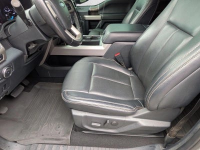 2022 Ford Super Duty F-350 DRW LARIAT 4WD Crew Cab 8' Box