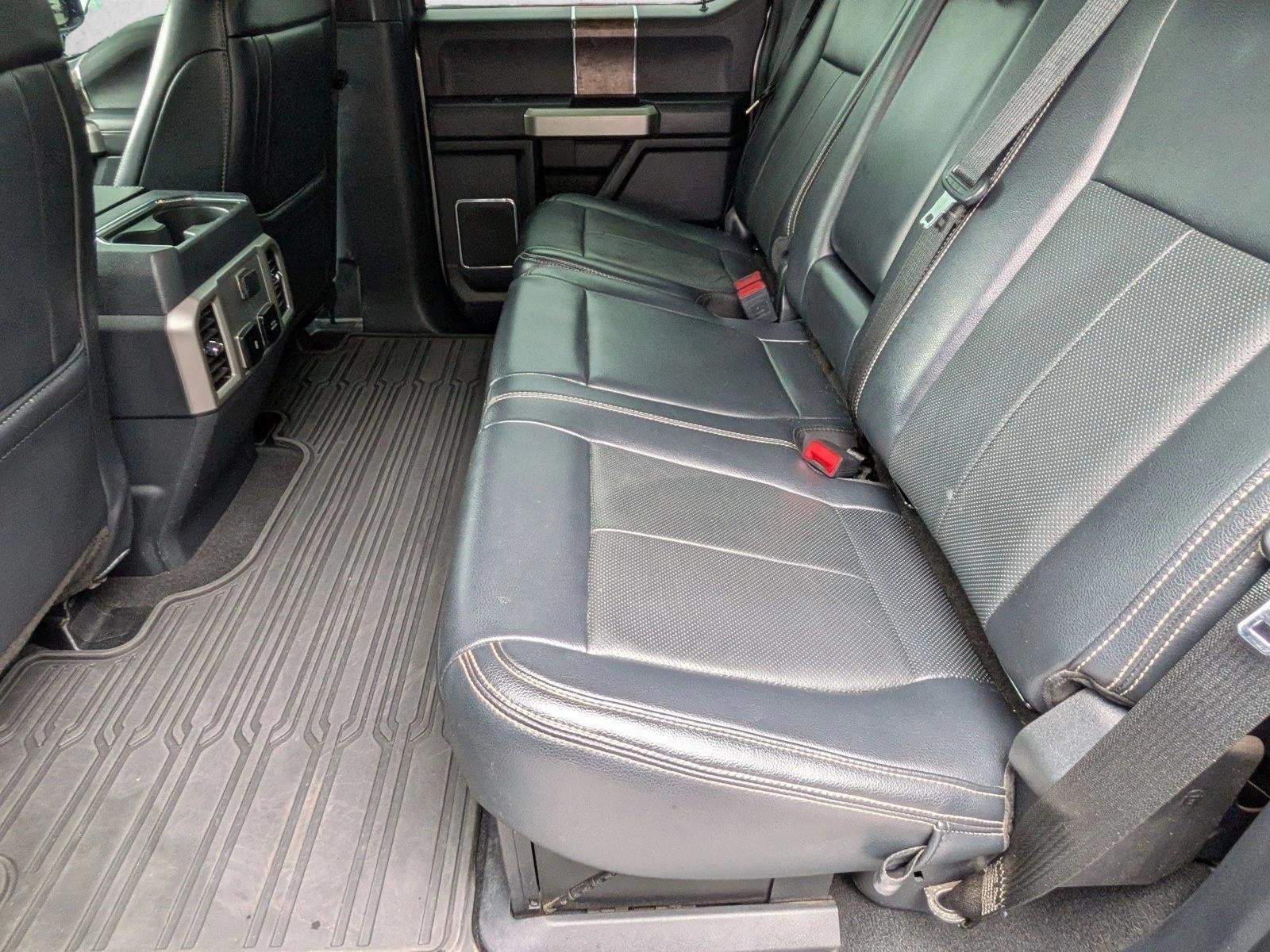 2022 Ford Super Duty F-350 DRW LARIAT 4WD Crew Cab 8' Box