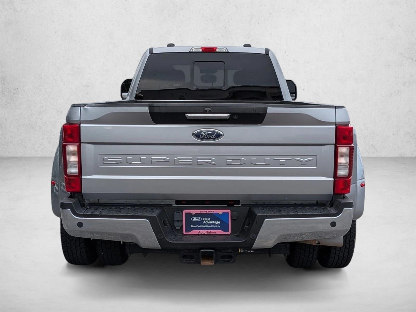 2022 Ford Super Duty F-350 DRW LARIAT 4WD Crew Cab 8' Box