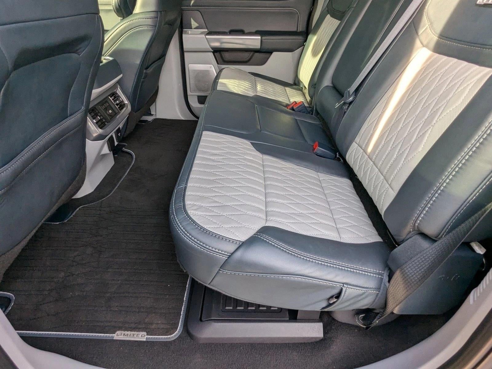 2024 Ford Super Duty F-450 DRW Limited 4WD Crew Cab 8' Box