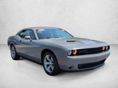 2019 Dodge Challenger SXT RWD