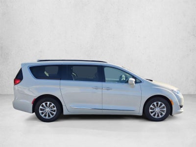 2017 Chrysler Pacifica Touring-L FWD
