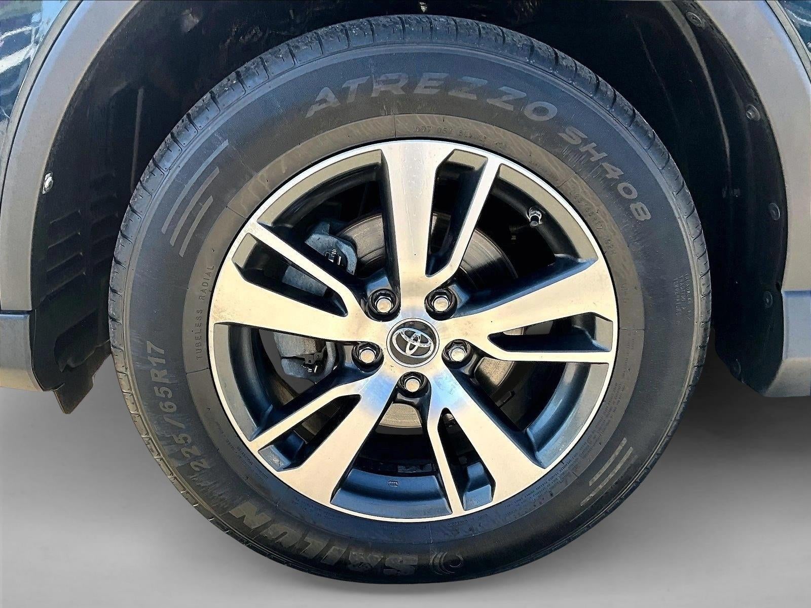 2018 Toyota RAV4 XLE FWD (GS)