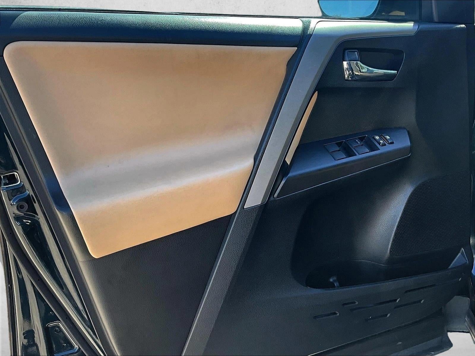 2018 Toyota RAV4 XLE FWD (GS)