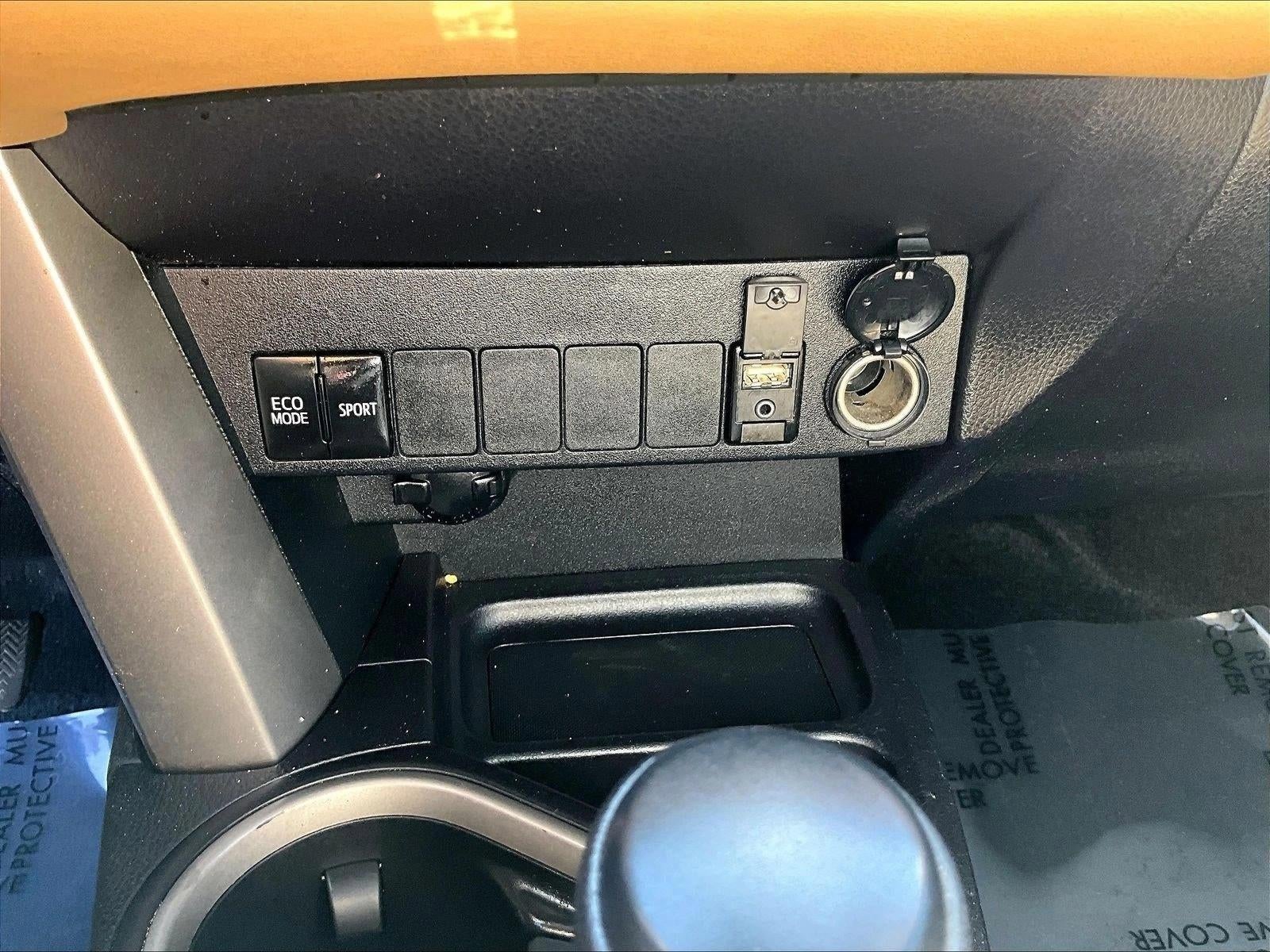 2018 Toyota RAV4 XLE FWD (GS)