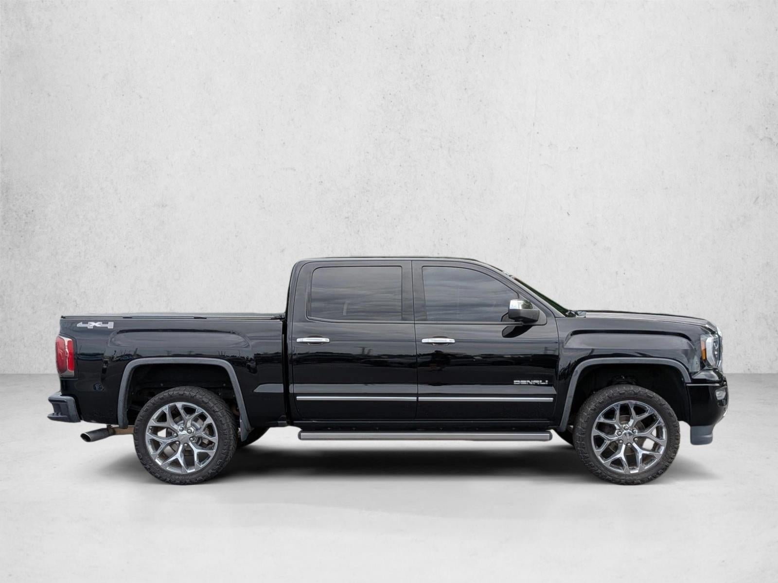 2017 GMC Sierra 1500 Crew Cab Short Box 4-Wheel Drive Denali