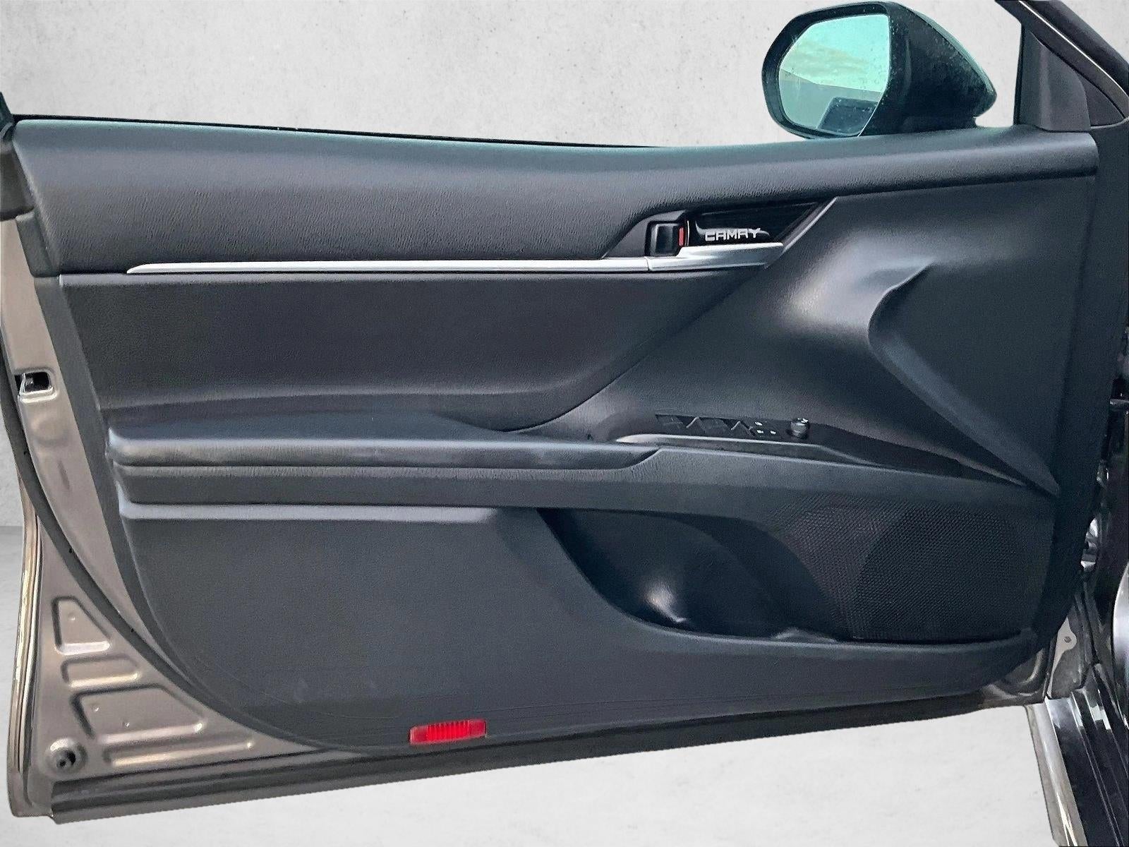 2021 Toyota Camry SE Auto (SE)