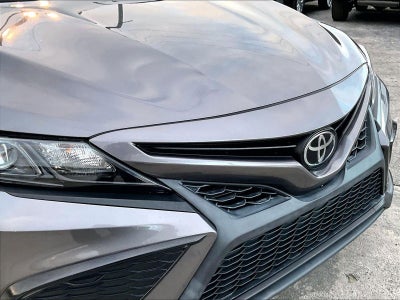 2021 Toyota Camry SE Auto (SE)
