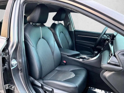 2021 Toyota Camry SE Auto (SE)