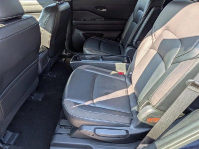 2023 Nissan Pathfinder SL 2WD