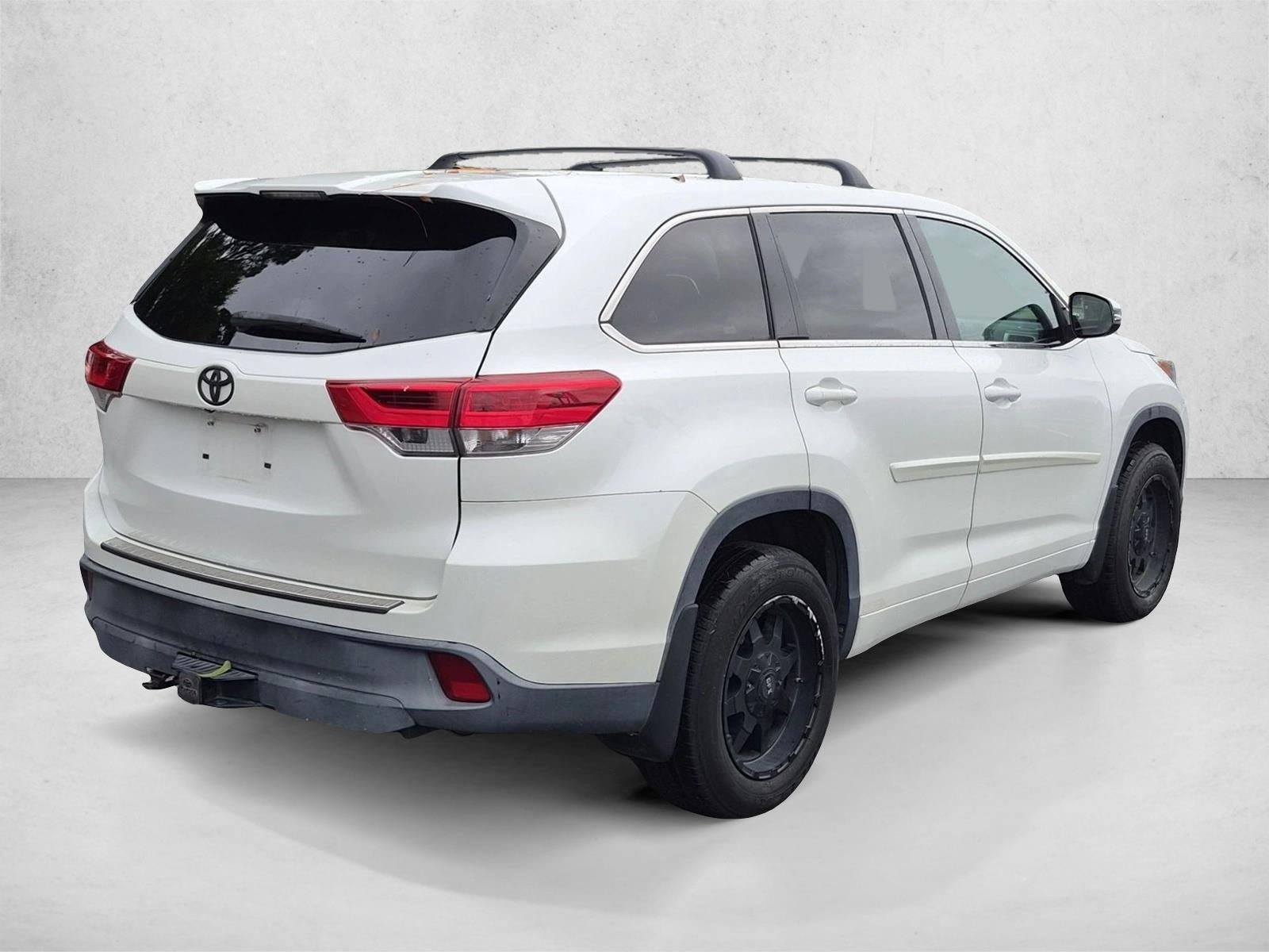 2017 Toyota Highlander Hybrid LE V6 AWD (Natl)