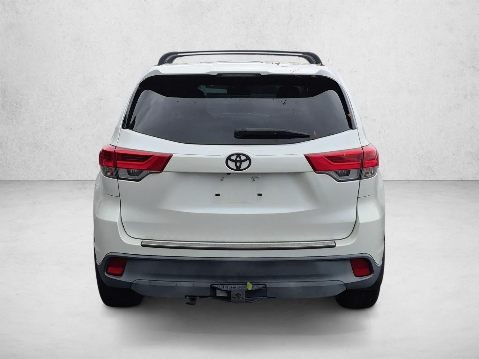 2017 Toyota Highlander Hybrid LE V6 AWD (Natl)