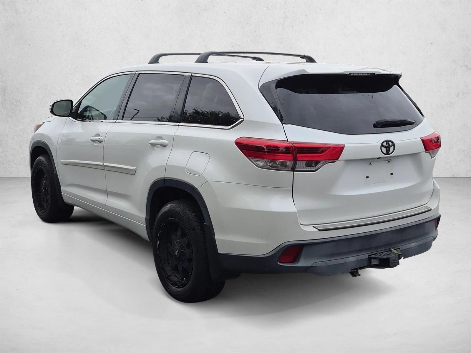 2017 Toyota Highlander Hybrid LE V6 AWD (Natl)
