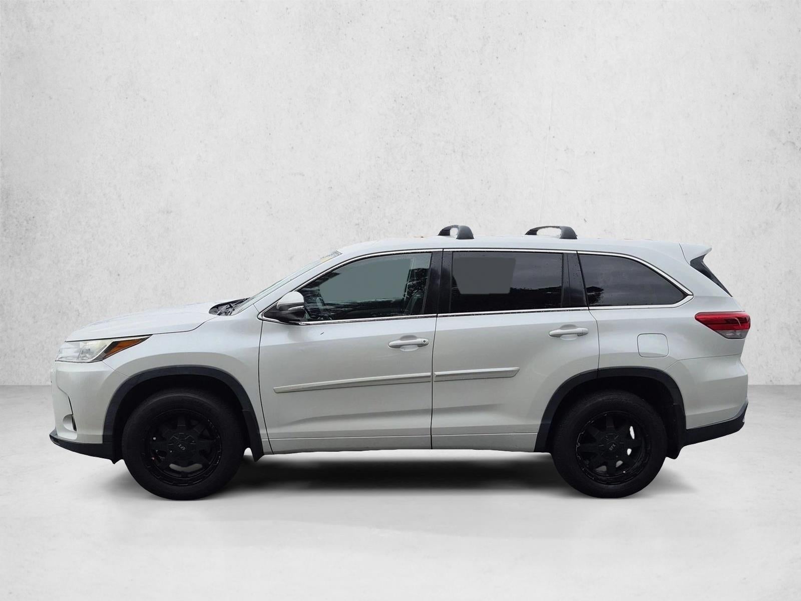 2017 Toyota Highlander Hybrid LE V6 AWD (Natl)