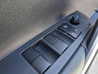 2023 Toyota Corolla Cross L 2WD (Natl)