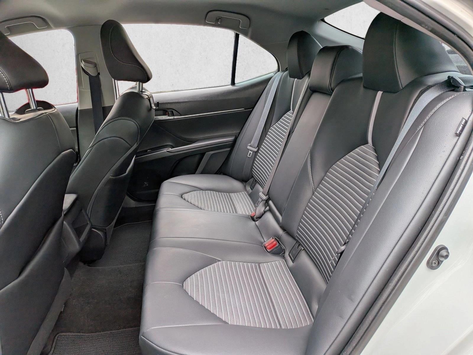 2020 Toyota Camry SE Auto (SE)