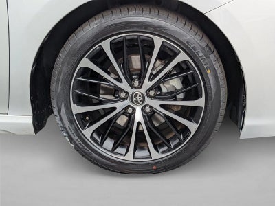 2020 Toyota Camry SE Auto (SE)